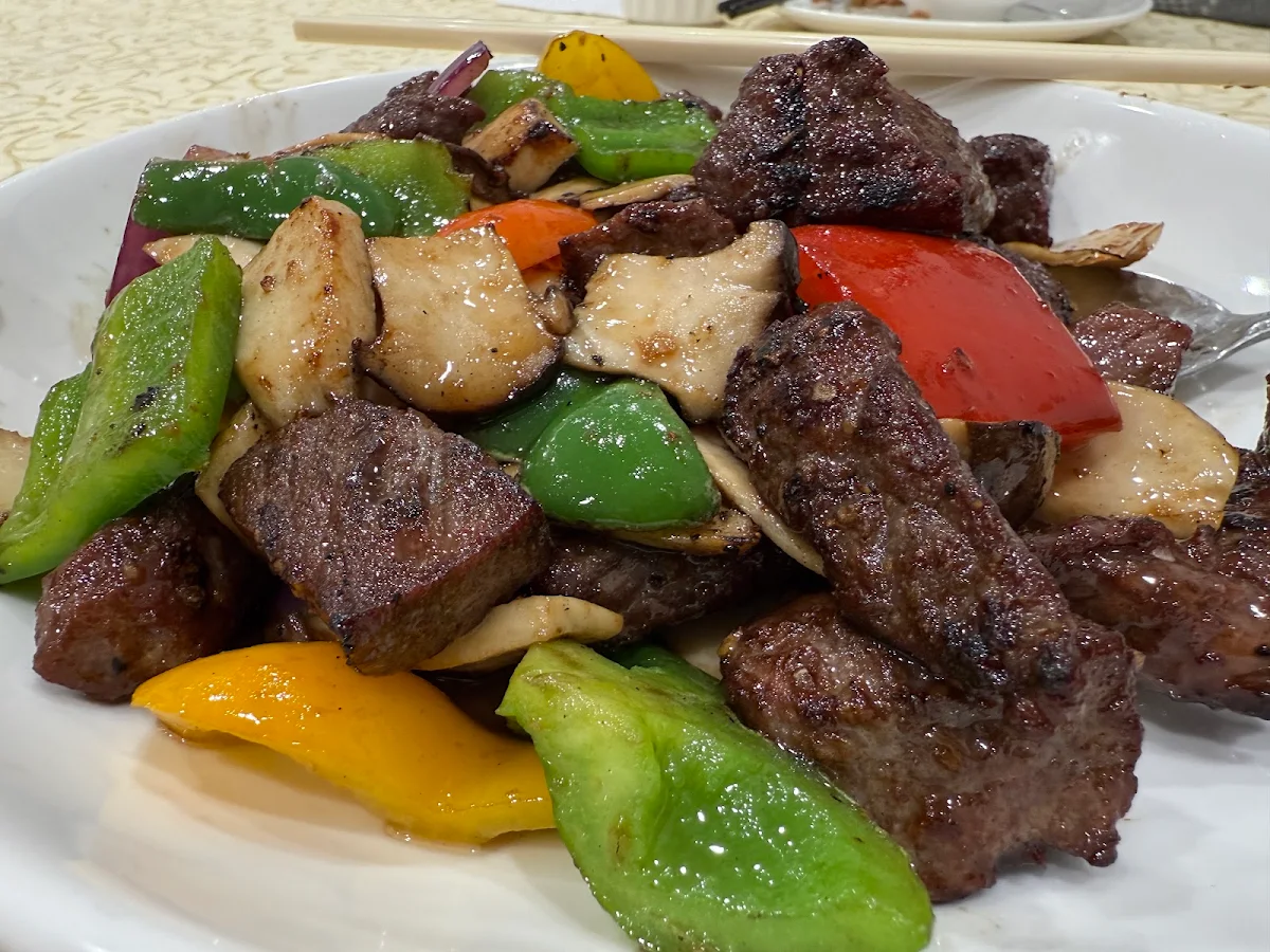 stirfry beef fillet with black pepper sauce 黑椒牛柳